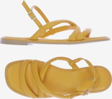CATWALK Sandals & High-Heeled Sandals in 41 in Yellow: front