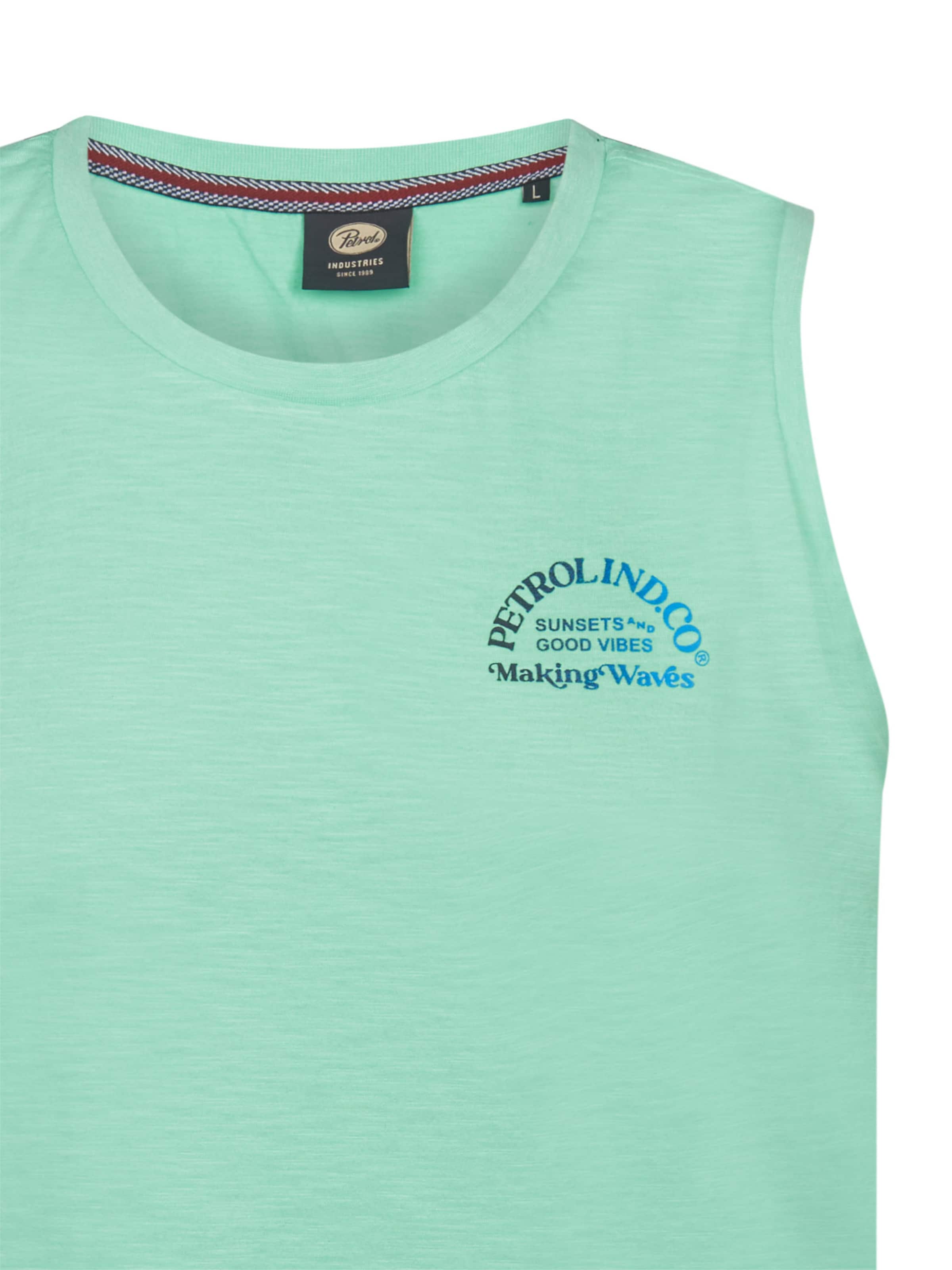 Petrol Industries T-shirt i grön