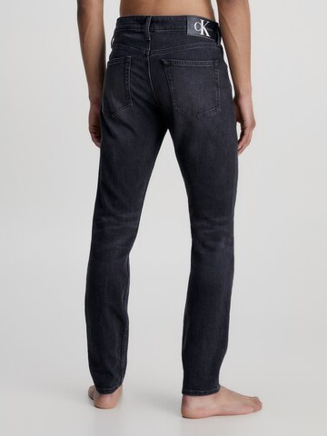 Calvin Klein Jeans Tapered Jeans in Zwart