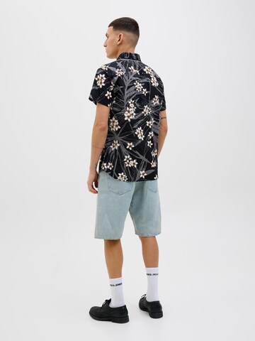 JACK & JONES Comfort Fit Skjorte 'JJHawaii' i sort
