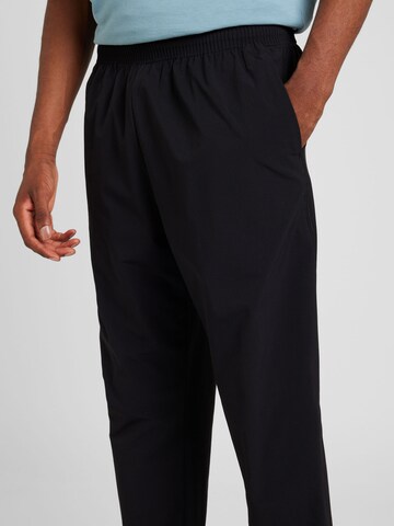 Effilé Pantalon 'Focus' On en noir