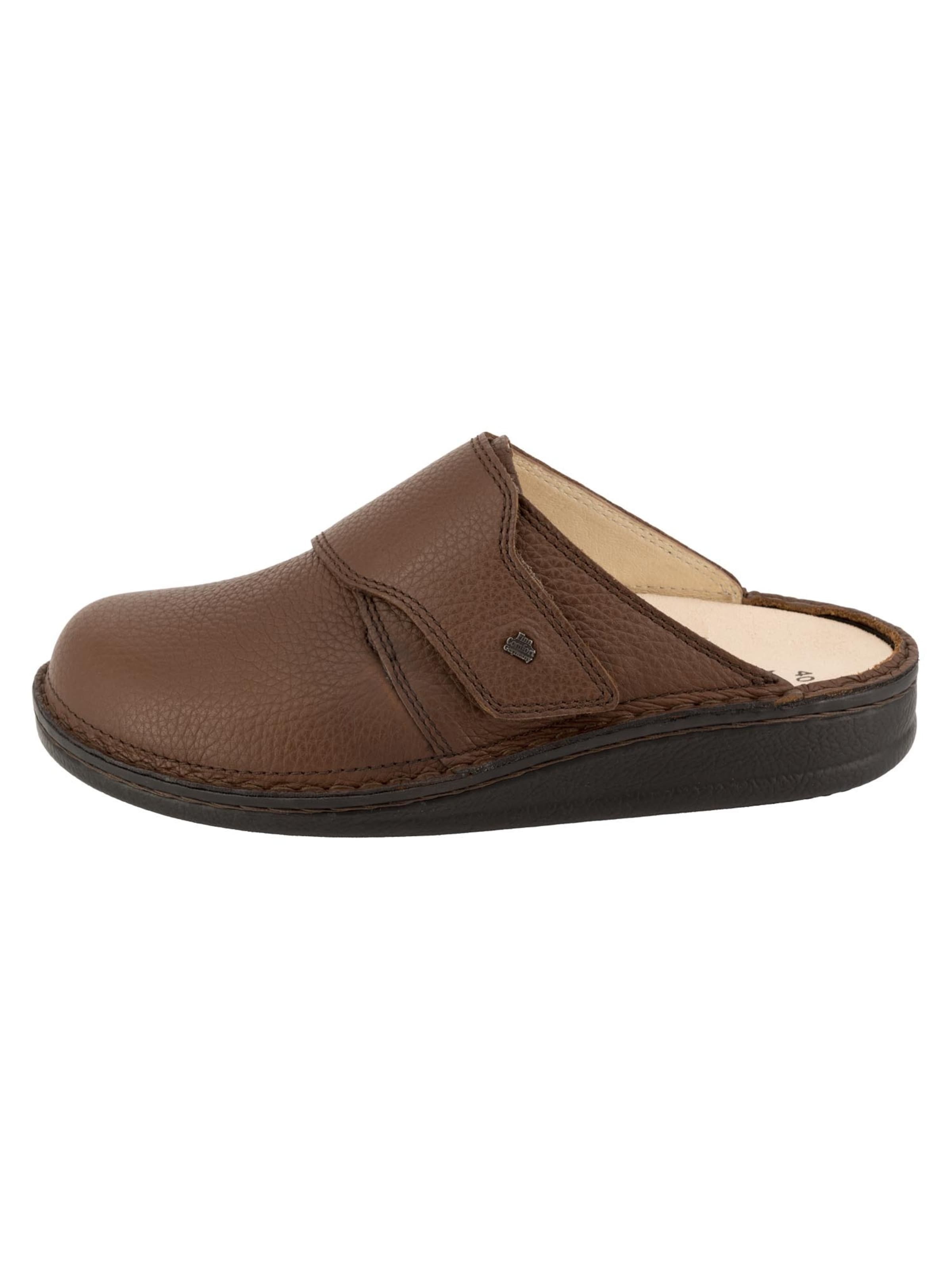 Finn Comfort Clogs 'Amalfi' in Brown: front
