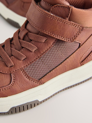 Next Sneaker in Braun