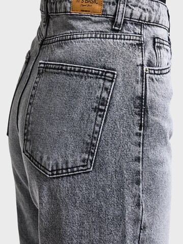 IT'S BASIC Regular Jeans 'EMMA STRAIGHT MID RISE JEANS' in Grijs