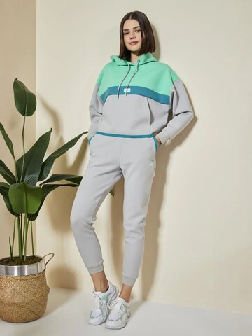 Tommy Life Sweatsuit in Grey: front
