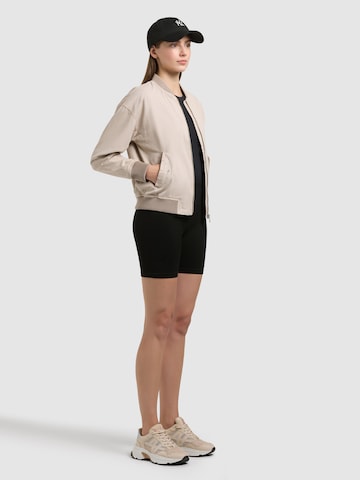 khujo - Chaqueta de entretiempo 'Inie' en beige