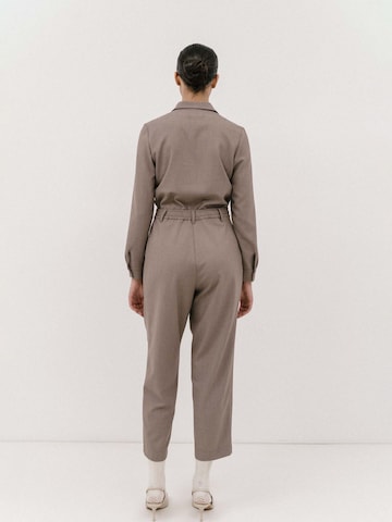 4TAILORS Ολόσωμη φόρμα 'Hot Sauce' σε μπεζ