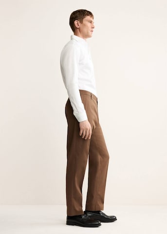 MANGO MAN Regular Pleat-Front Pants in Brown