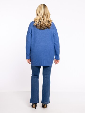 Yoek Sweater in Blue