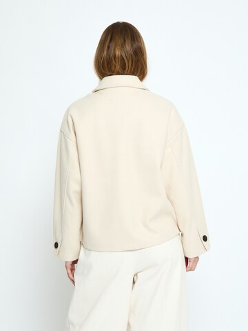 Peppercorn - Casaco meia-estação 'Cornelia' em bege