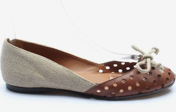 Fendi Flats & Loafers in 36,5 in Beige: front