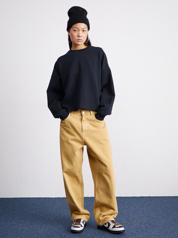 NIKE Athletic Sweatshirt '24.7' in Black