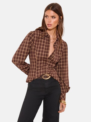 LipsyBluza - smeđa boja: prednji dio