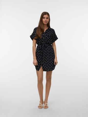 Robe-chemise 'VMBUMPY' VERO MODA en noir