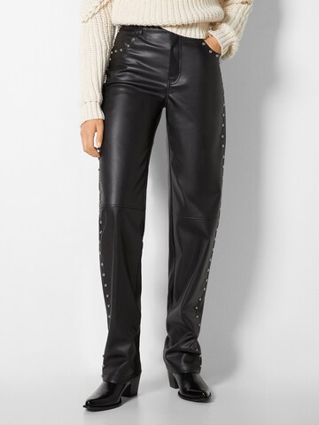 Bershka Regular Pants in Black: front