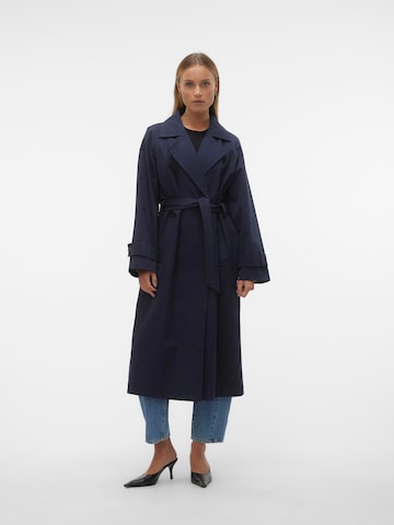 VERO MODA Ανοιξιάτικο και φθινοπωρινό παλτό 'Blog' σε μπλε: μπροστά