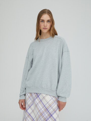 EDITED Sweatshirt 'Lana' i grå: forside