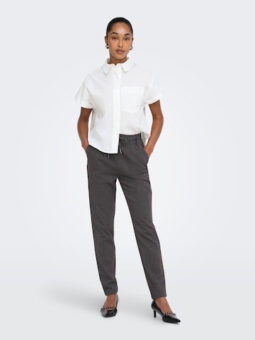 ONLY - Tapered Pantalón 'ONLPoptrash-Elise' en marrón: frente