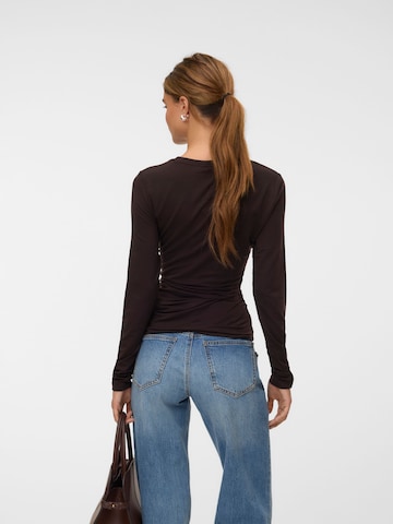 VERO MODA Póló 'VMAva Sarah' - barna