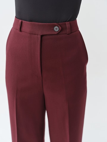 Loosefit Pantaloni di MB by Marta Buzolic in rosso