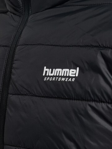 Hummel Between-Season Jacket in Black