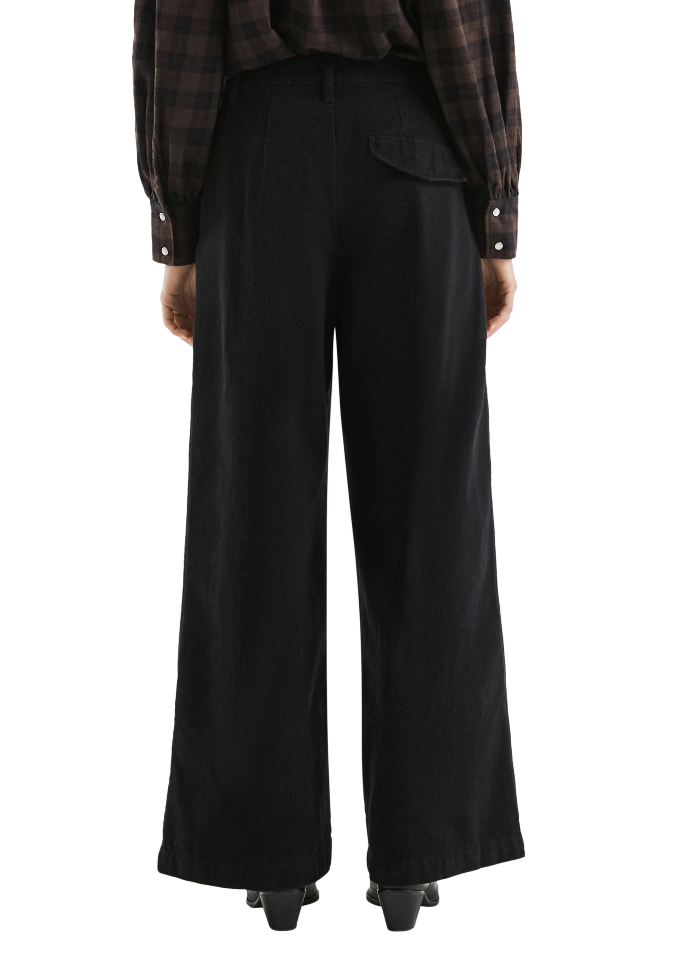 QS Regular Pants in Black