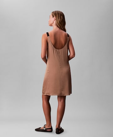 Calvin Klein Jeans Jurk in Bruin