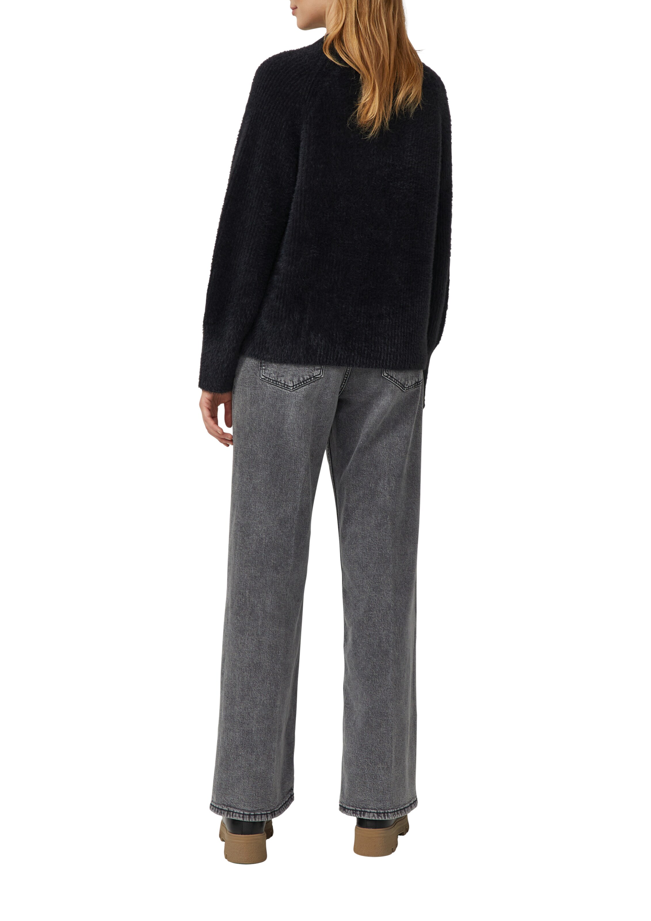 s.Oliver Sweater in Black