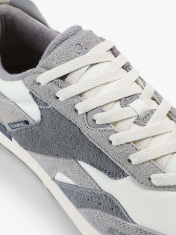 Sneaker bassa 'Mr Big' di Scalpers in grigio