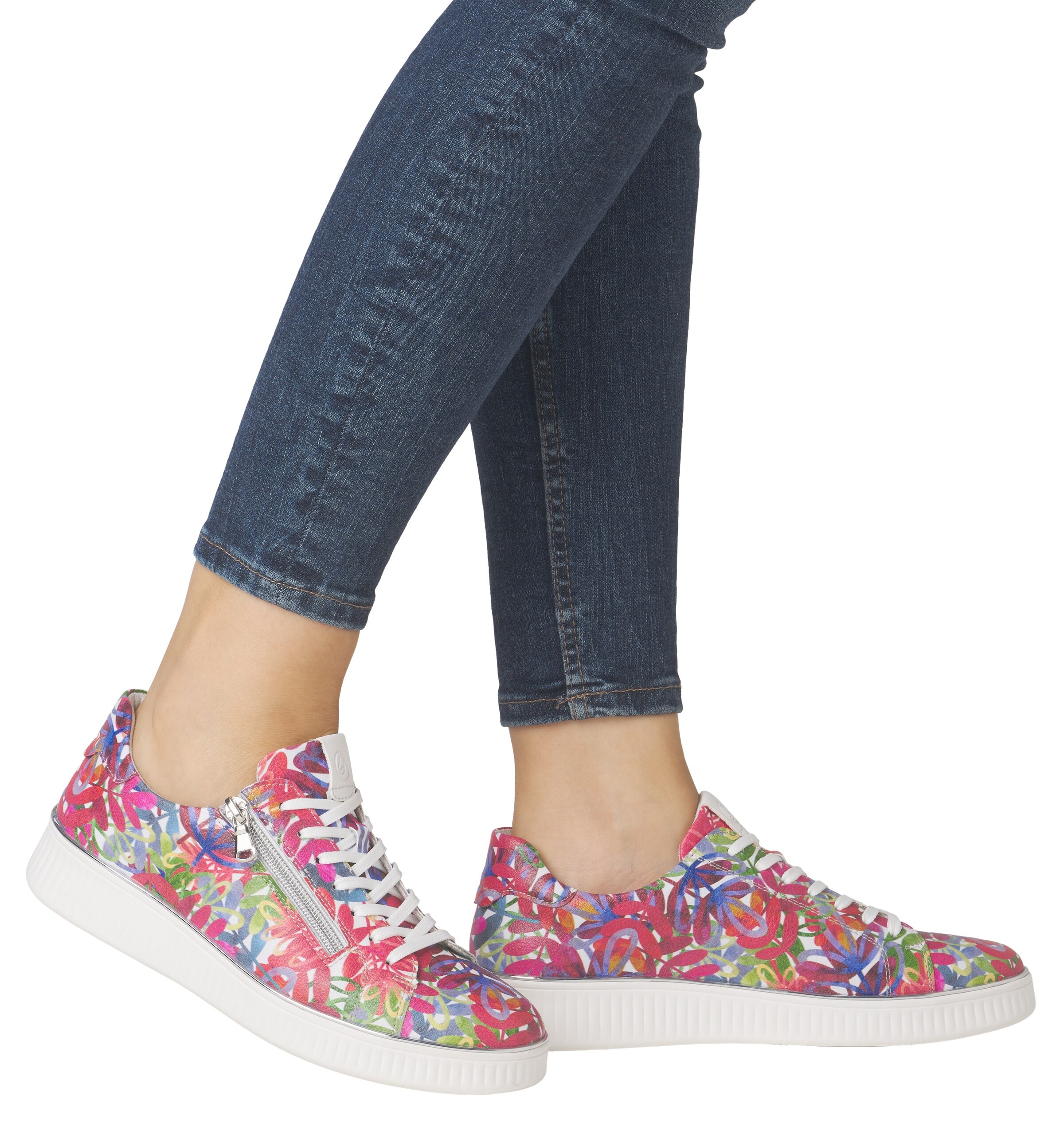 REMONTE Platform trainers in White