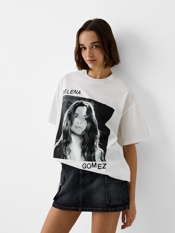 T-shirt Bershka en blanc : devant