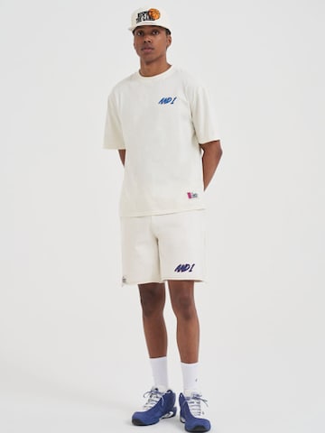 AND1 Regular Shorts in Beige