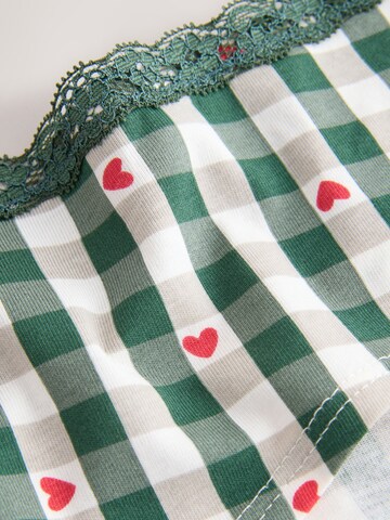 Next Слип в червено