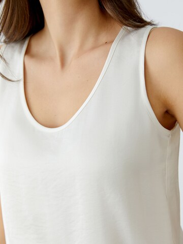 OUI Top in White