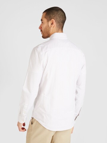 Coupe regular Chemise Abercrombie & Fitch en blanc