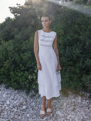 Robe Haris Cotton en blanc