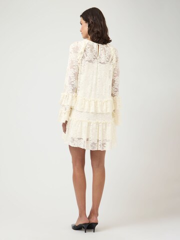 Robe 'TUKKA' YAS en beige