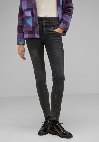 Slimfit Jeans de la STREET ONE pe negru: față