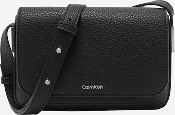 Calvin Klein Чанта с презрамки в черно: отпред