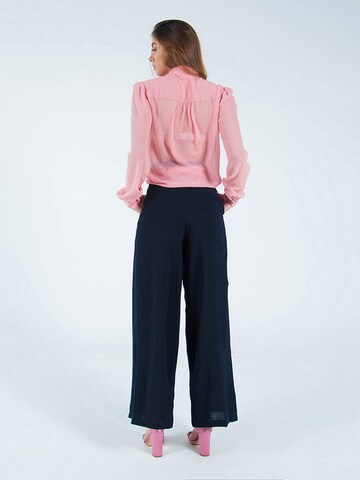 Rua & Rua Wide Leg Bundfaltenhose in Blau