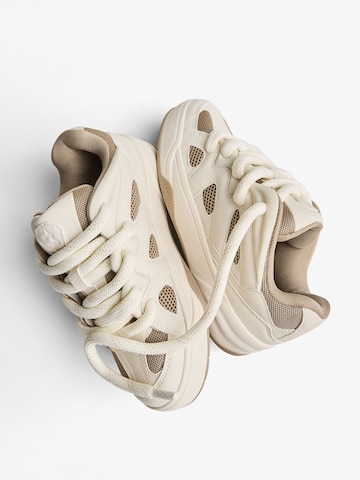 Bershka Sneaker 'BAMBA' in Beige