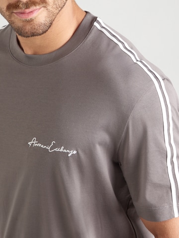 ARMANI EXCHANGE T-shirt i grå