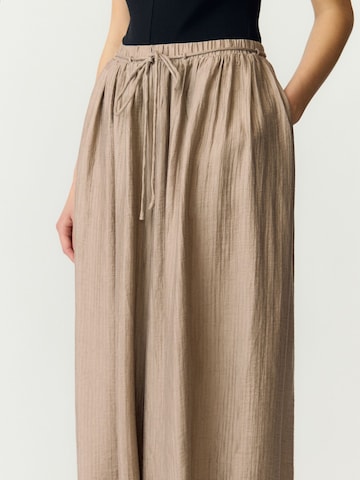 YAS - regular Pantalón 'HALLY' en beige