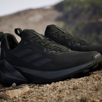 Chaussure basse 'Trailmaker 2' ADIDAS TERREX en noir