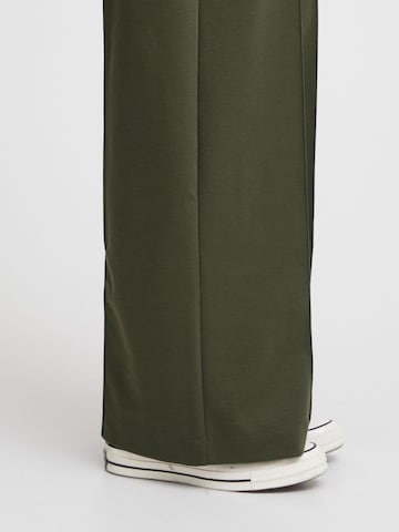 Wide leg Pantaloni con piega frontale 'Kate' di ICHI in verde