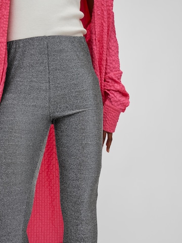 VILA Skinny Leggingsit 'SPICE' värissä hopea