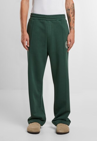 Loosefit Pantalon 'Camden' Prohibited en vert