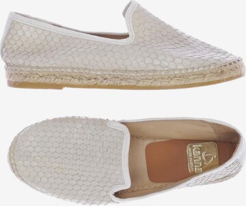 Kanna Flats & Loafers in 36 in Beige: front
