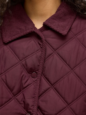 Veste d’hiver 'VIQUILA' VILA en rouge