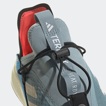 ADIDAS TERREX Lage schoen 'Voyager 21 Heat.Rdy Travel' in Grijs